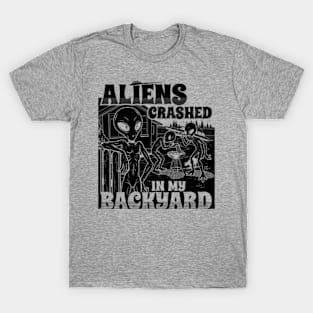 Aliens Crashed In My Backyard Funny Alien E.T. Retro Meme T-Shirt